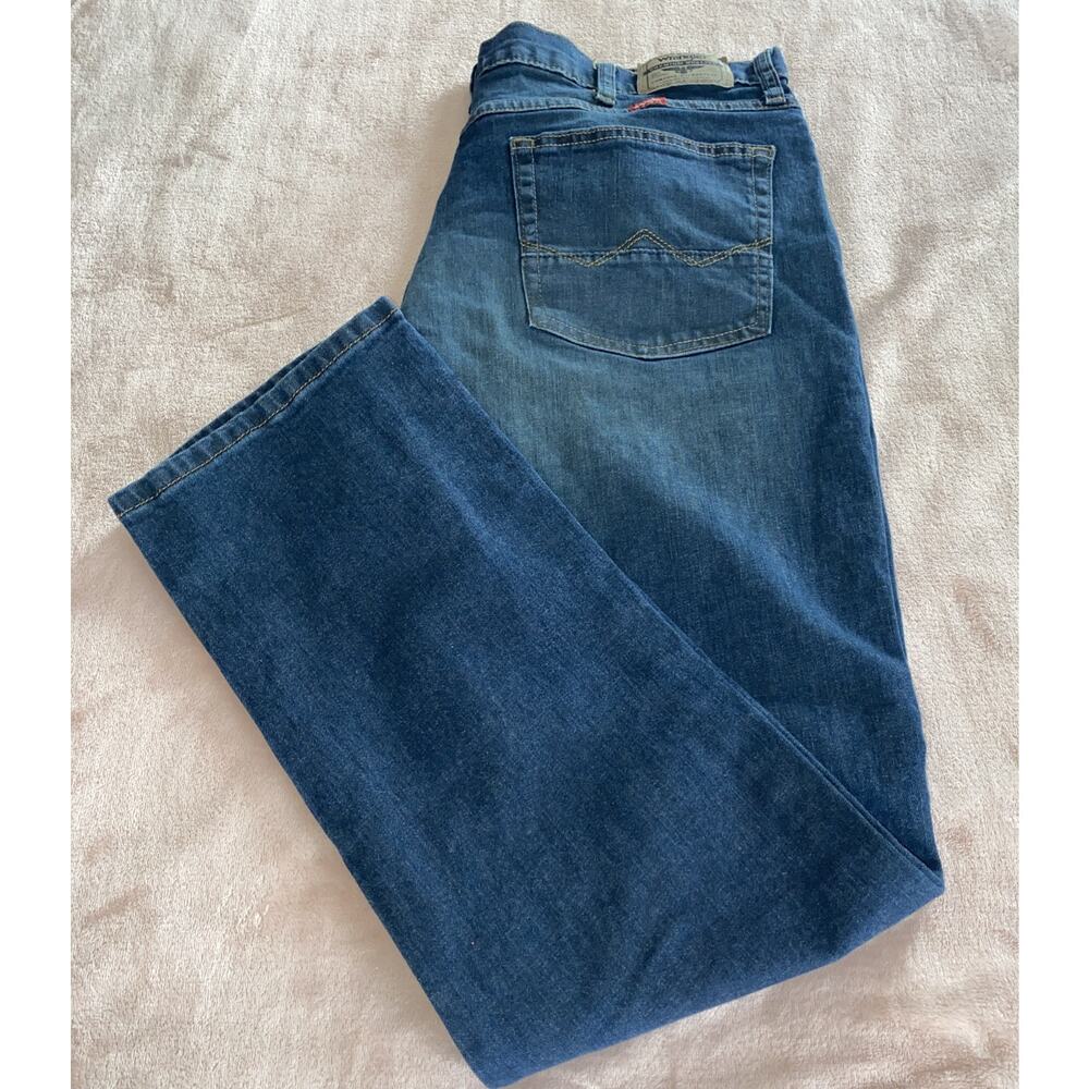 Wrangler Athletic Fit Mens Jeans Size 38 x 32 Premium Quality Blue Denim Stretch